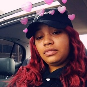 Meet your Posher, Raquel